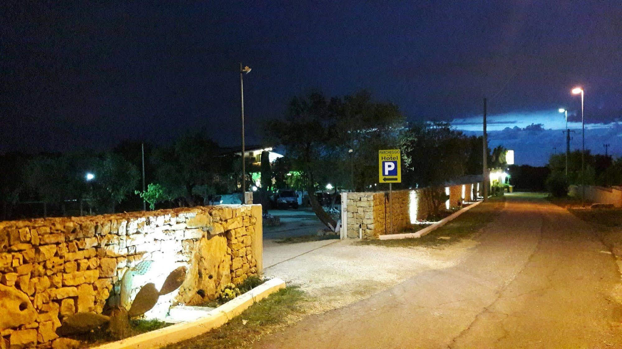 Hotel Villa Pirotta Sannicandro di Bari Exterior foto